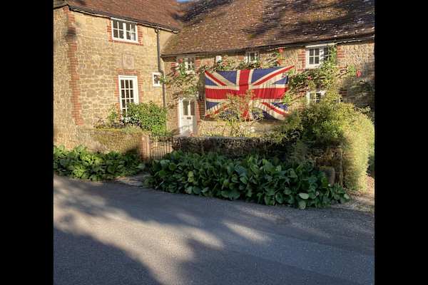 House sit in Haslemere, United Kingdom