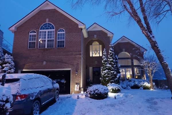 House sit in Nashville, TN, US