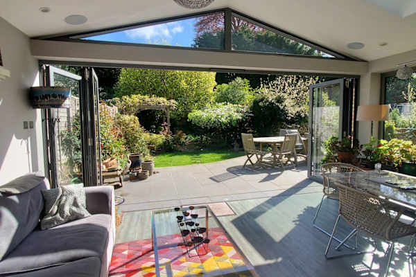 House sit in Reigate, United Kingdom