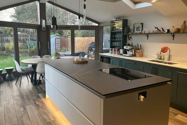 House sit in Thames Ditton, United Kingdom