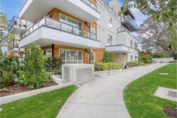 House sit in Victoria, BC, Canada