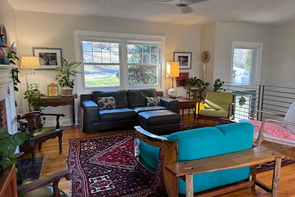 House sit in Asheville, NC, US