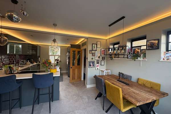 House sit in Kingston upon Thames, United Kingdom