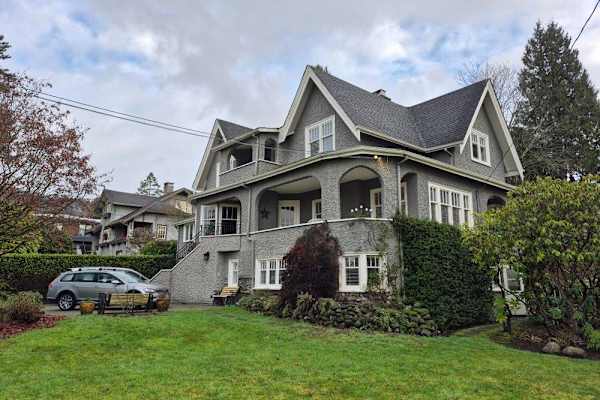 House sit in Sentinel Hill, BC, Canada