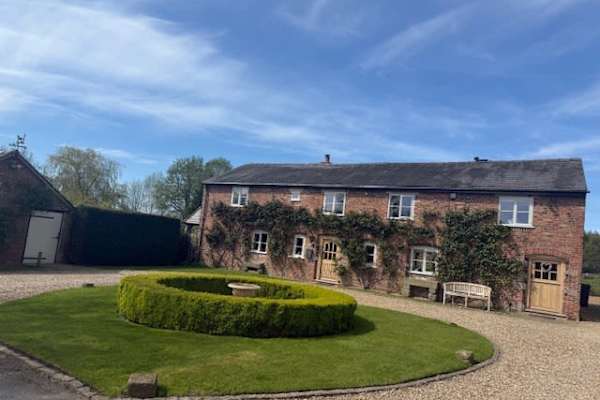 House sit in Macclesfield, United Kingdom