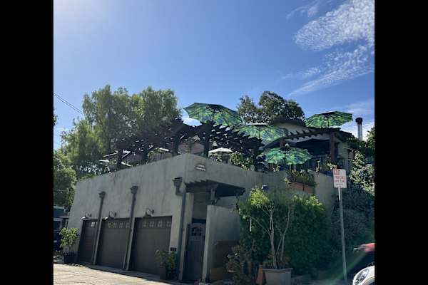 House sit in Los Angeles, CA, US