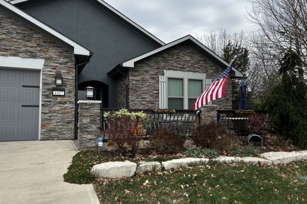 House sit in Lawrence, KS, US