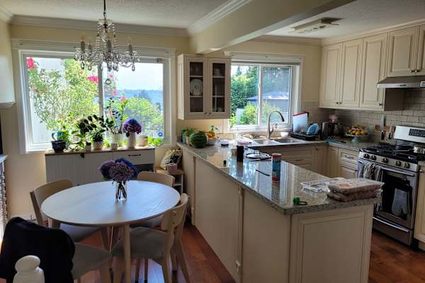 House sit in Coquitlam, BC, Canada