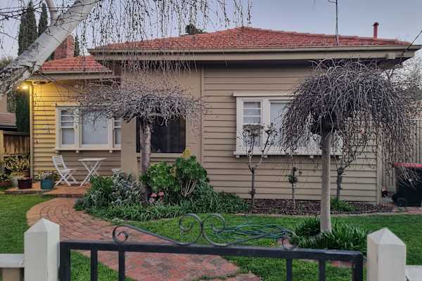 House sit in Melbourne, VIC, Australia
