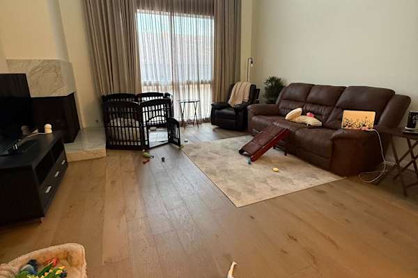 House sit in Los Angeles, CA, US