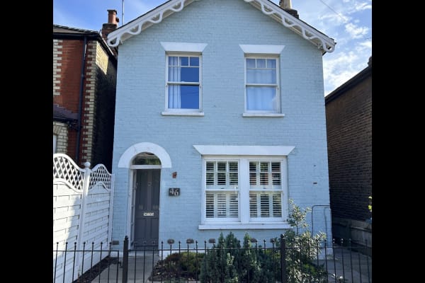 House sit in Kingston upon Thames, United Kingdom