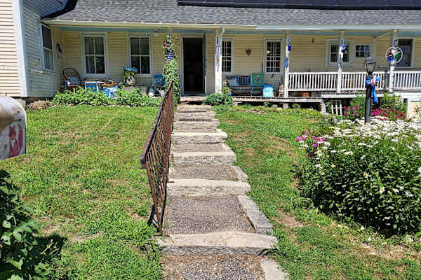 House sit in New London, NH, US