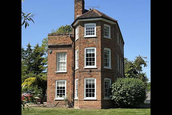 House sit in Hatfield, United Kingdom