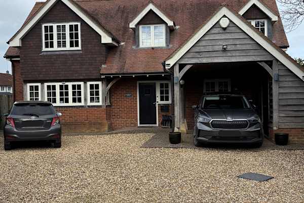 House sit in Urchfont, United Kingdom