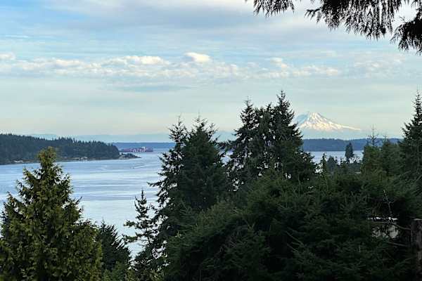 House sit in Bainbridge Island, WA, US