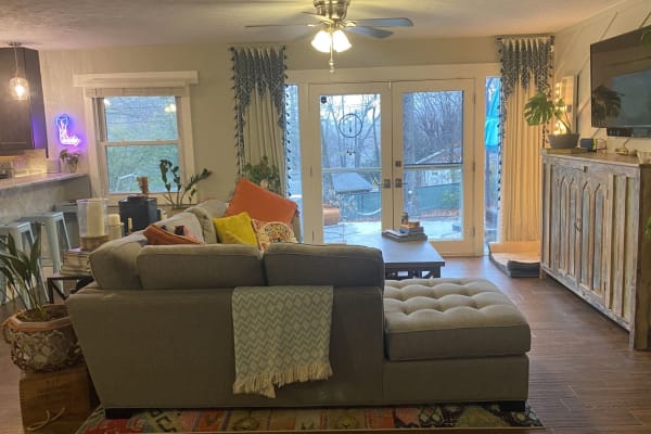 House sit in Asheville, NC, US