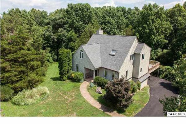 House sit in Charlottesville, VA, US