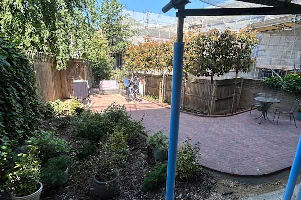 House sit in Crystal Palace, United Kingdom