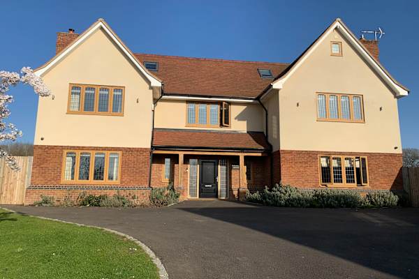 House sit in Warlingham, United Kingdom