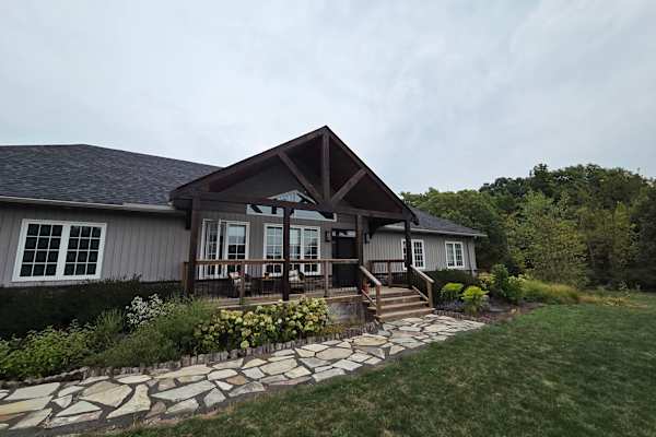 House sit in Grimsby, ON, Canada