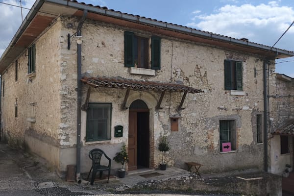 House sit in Colli sul Velino, Italy