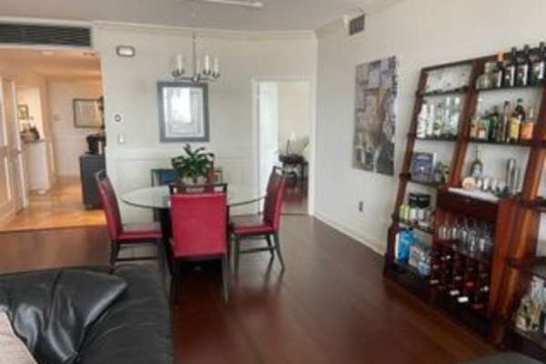 House sit in St. Petersburg, FL, US