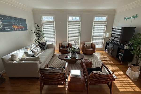 House sit in Alexandria, VA, US