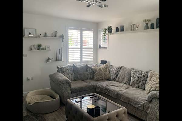 House sit in Chesterfield, United Kingdom