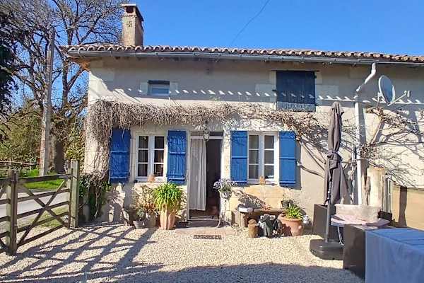 House sit in Bonnes, France