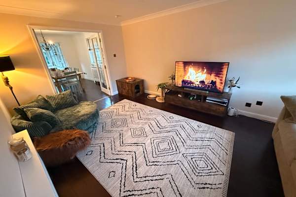 House sit in Paisley, United Kingdom