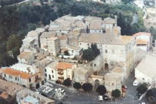 House sit in Bomarzo, Italy