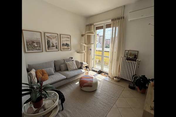 House sit in Monza, Italy