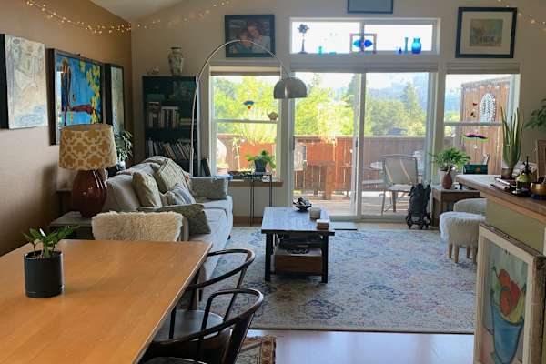 House sit in Hood River, OR, US