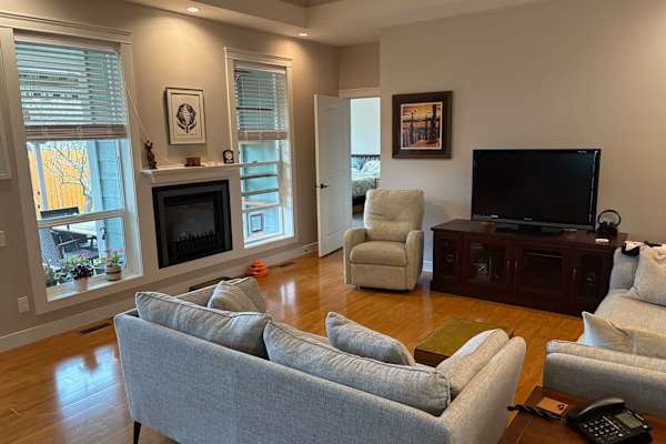 House sit in Langford, BC, Canada