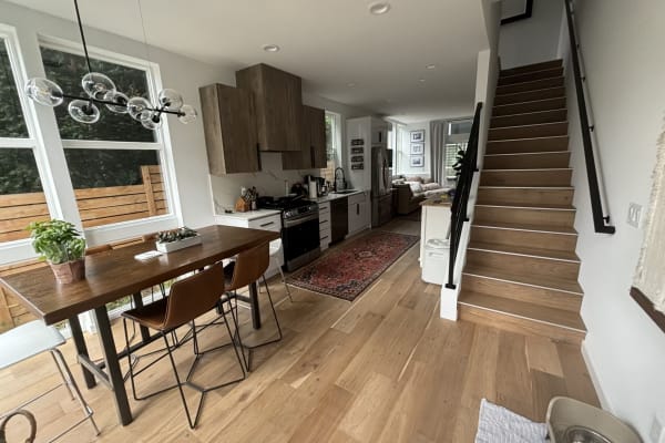 House sit in Seattle, WA, US
