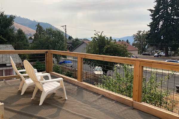 House sit in White Salmon, WA, US