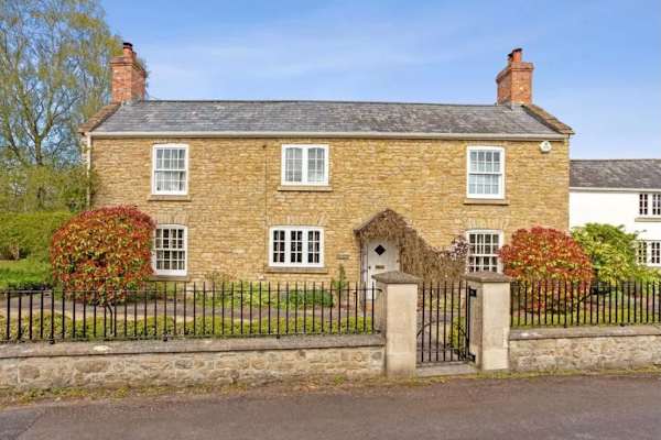 House sit in Sherborne, United Kingdom