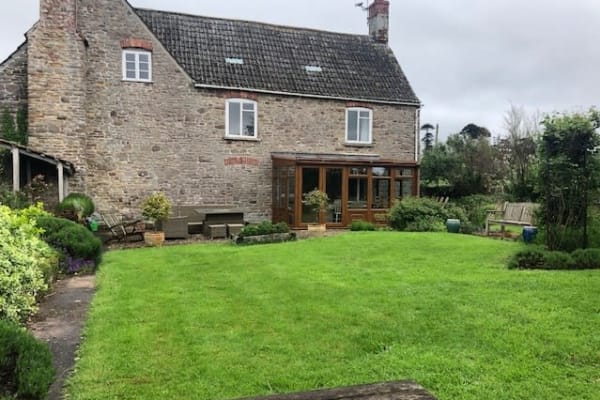 House sit in Tortworth, United Kingdom