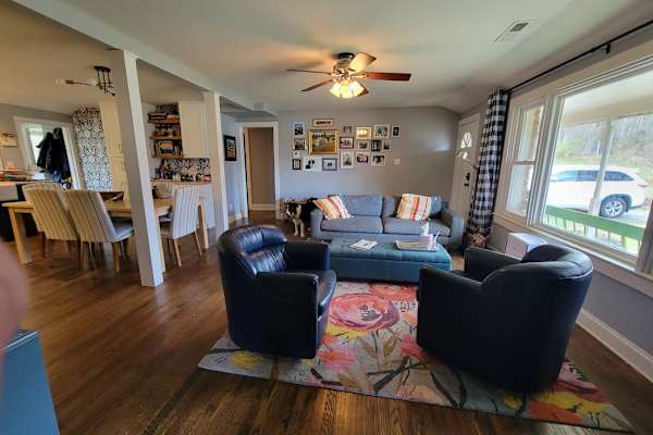 House sit in Asheville, NC, US