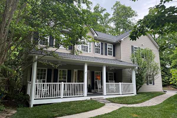 House sit in Asheville, NC, US