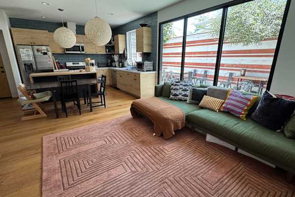 House sit in Oakland, CA, US