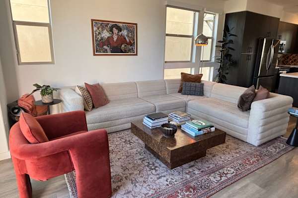 House sit in Los Angeles, CA, US