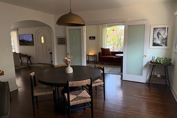 House sit in Los Angeles, CA, US