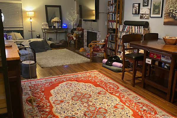 House sit in Los Angeles, CA, US