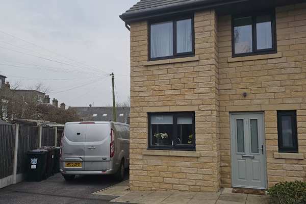 House sit in Glossop, United Kingdom