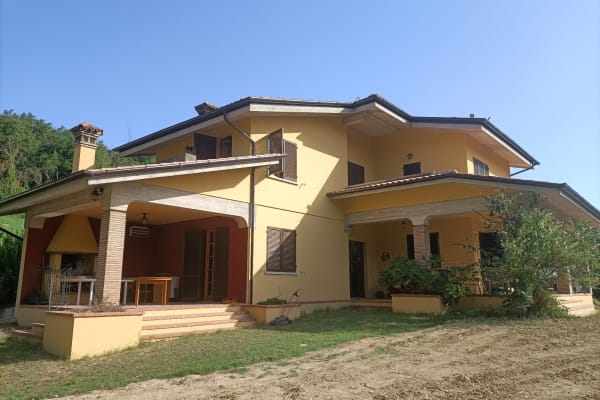 House sit in Monteciccardo, Italy