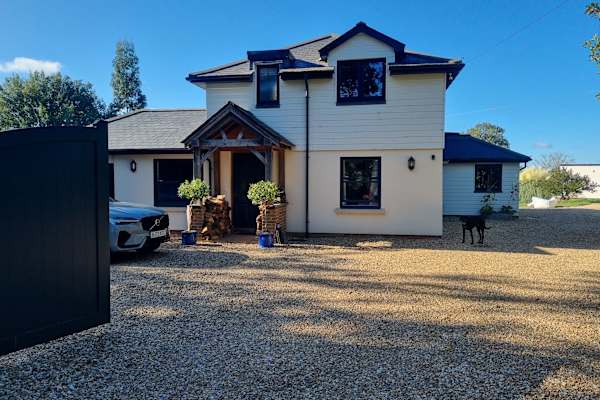 House sit in Reigate, United Kingdom