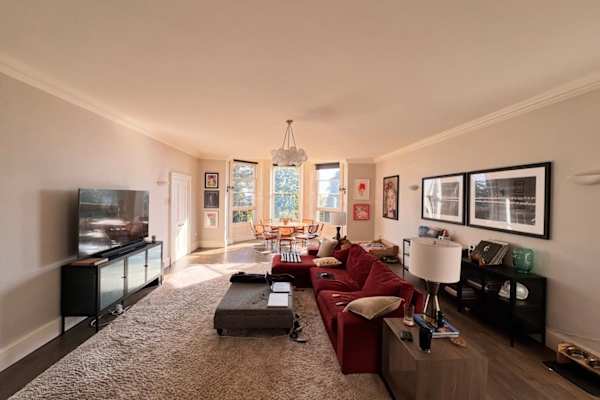 House sit in Redhill, United Kingdom