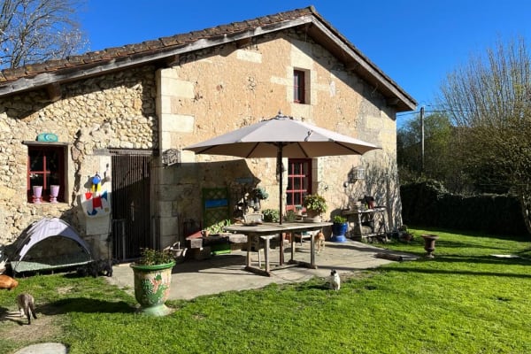 House sit in Aubeterre-sur-Dronne, France