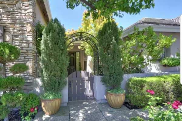 House sit in Sacramento, CA, US
